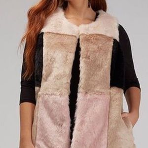 VEST WARM SZ 26-28 FUR (FAUX) COLOR BLOCK PINK/BLACK/TAN/CREAM  LANE BRYANT